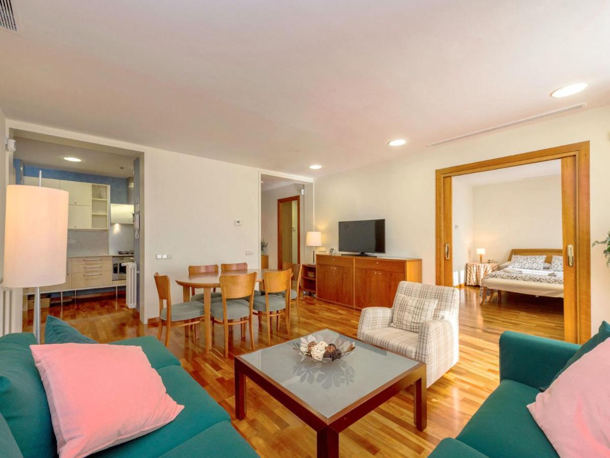 Plaza Catalunya-rda-universidad By Interhome