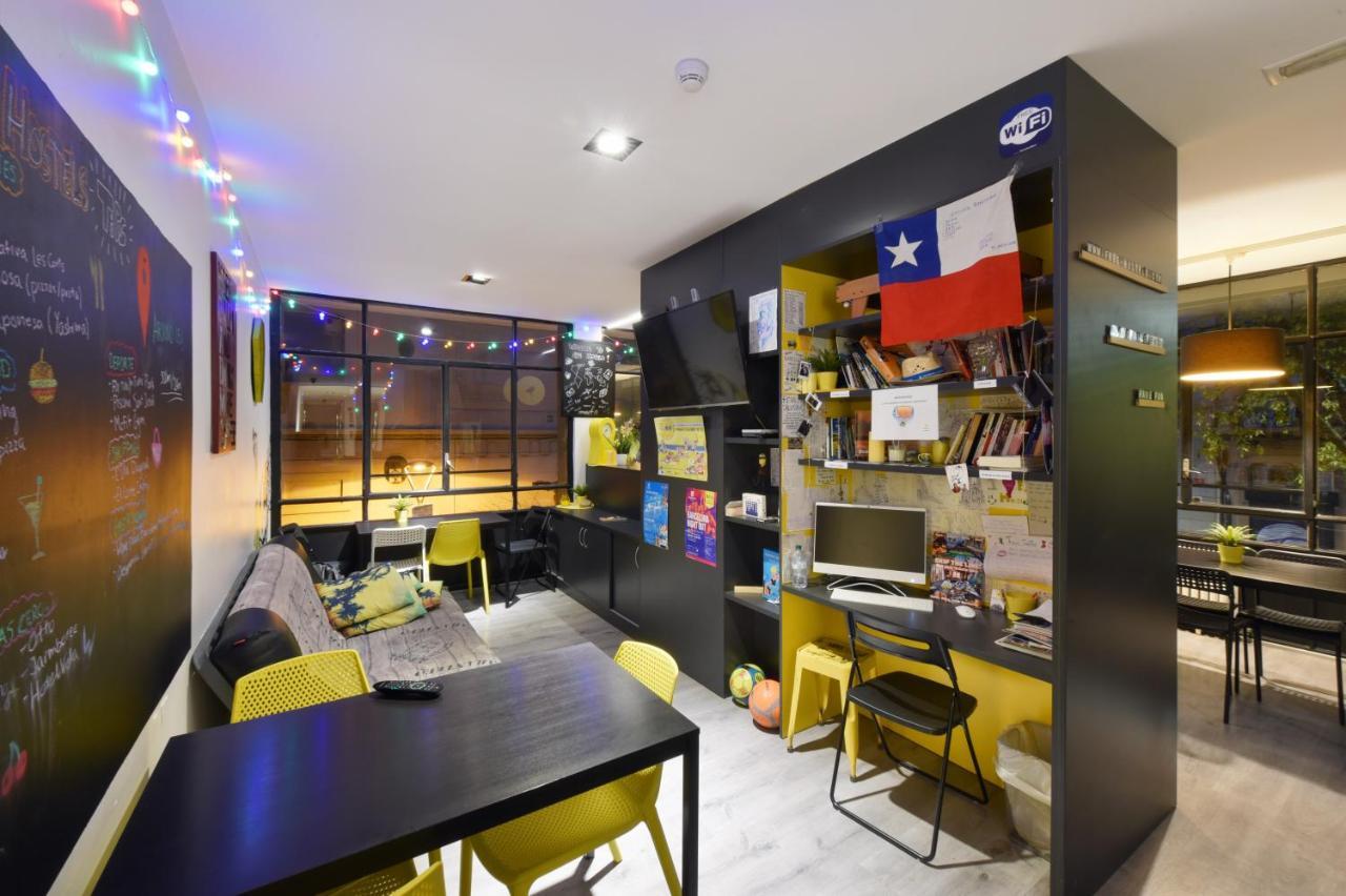 Hostel Free *