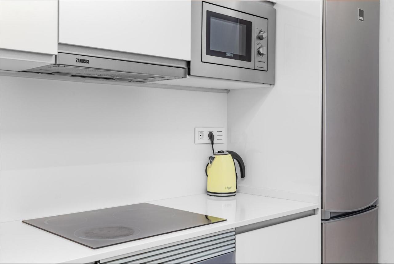 Lodging Modern In Downtown With Lovely Balcony Apartamento Barcelona