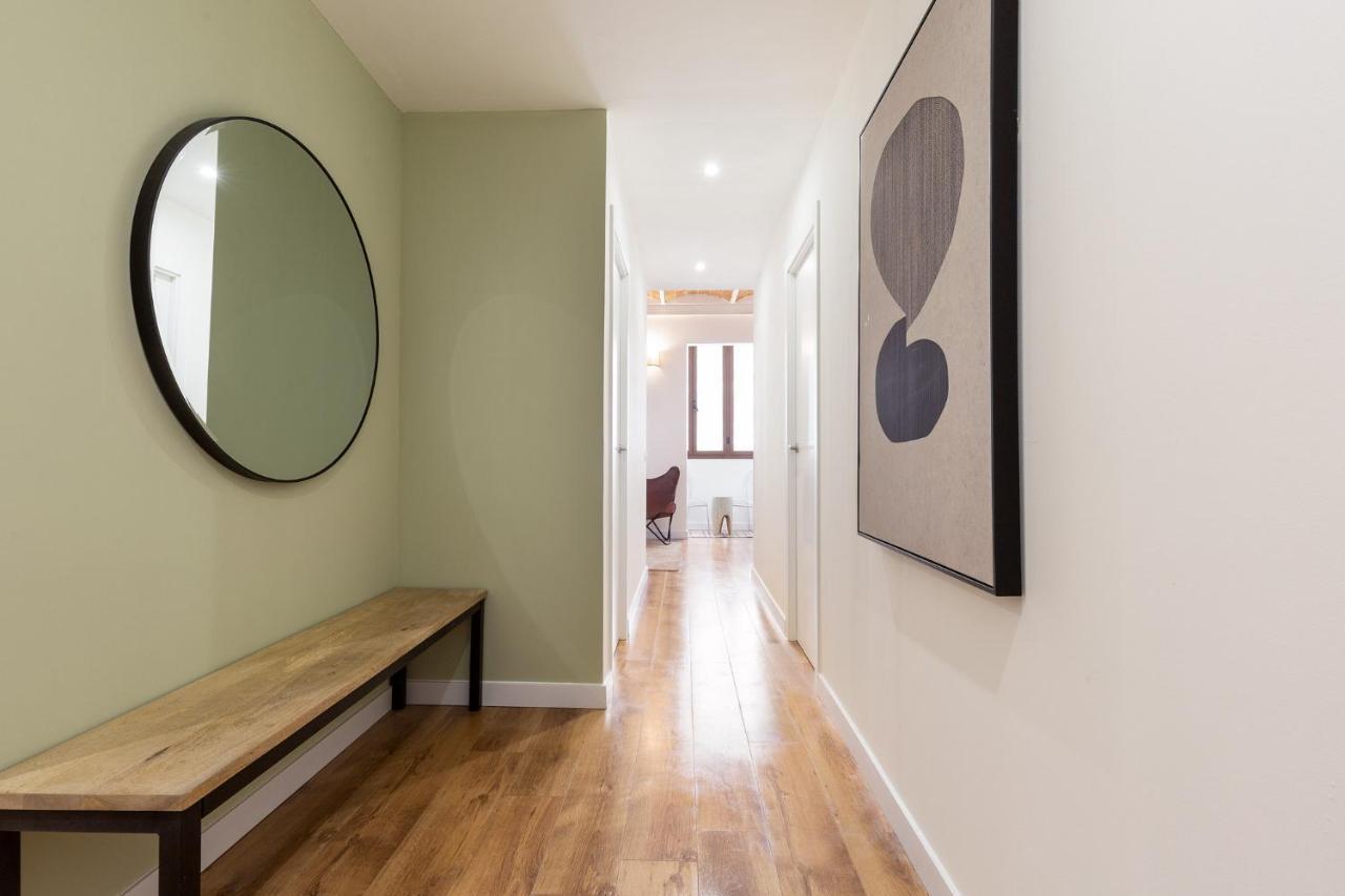 Diagonal Apartments By Olala Homes *