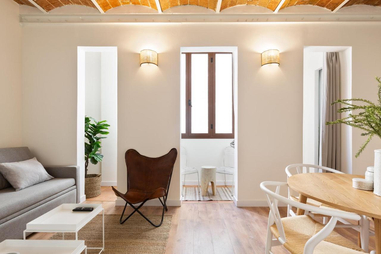 Diagonal Apartments By Olala Homes
