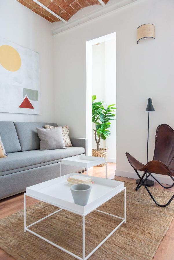 Diagonal Apartments By Olala Homes *