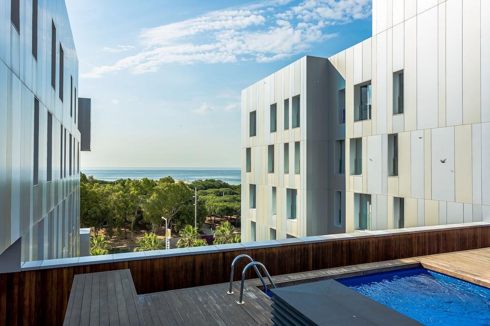 Urban Districs Rambla & Pool 4*