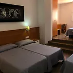 Hostal Drassanes
