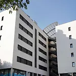 1216 - Forum Gardens Apartment