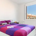 3Br - 2Bh Sunny And Spacious Apartment 10 Min Walk From Beach