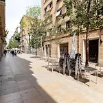 Modern 2 Bedroom Flat in Trendy Poble Sec