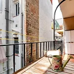 Modern 2 Bedroom Flat in Trendy Poble Sec