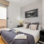 Lodging Apartments Beach Penthouse Near Center With Pool