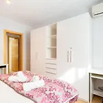Stay U-nique Apartments Radas II