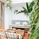 Ha Balmes Terrace Apartments