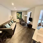 Gorgeous Apartment In Downtown