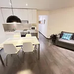 Gorgeous Apartment In Downtown