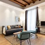 Aspasios Urquinaona Apartments