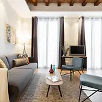 Aspasios Urquinaona Apartments