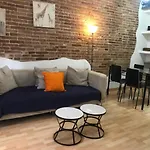 Rustic 2 Bedroom Apartment Poble Sec