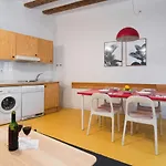 Akad Sweet Home
