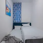 +25Y Only, Family Flat Near The Beach