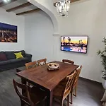Romantic Apartment In The Center Of Barcelona