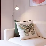 22Par1006 Newly Refurbished 2Bed Apartment In Paral