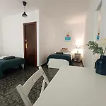 By Plaza Urquinaona Rooms