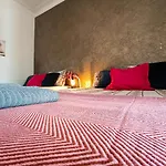 Urquinaona Rooms