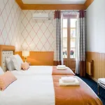 Hohomes - Centric Design Apartment