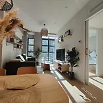 Mr Luxury Born 1Br Apartment With Balcony