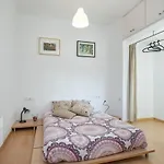 Aparteasy - Lightly, Central And Quiet Apartment