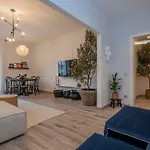 Luxury 4-Bedrooms In Rambla De Catalunya