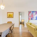 Big Apartment For 14 In The Heart Of Eixample