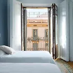 Exclusive Luxe Design - Large Tranquil Penthouse
