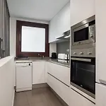 Modern And Bright 4Bd Triplex In Paralel!