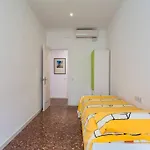 Big Apartment For 14 In The Heart Of Eixample