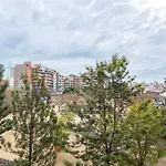 Blueground Les Corts Balcony Furnished Bcn-128