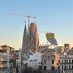 Centro, En Diagonal Junto A Sagrada Familia