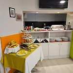 Hostal Aslyp 114