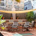 Sunny Central Apartment With A 100M2 City Oasis