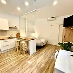 Cozy Studio Near Sants Estacion