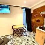 B4 Estudio Nuevo! Cocina Y Bano Privado! A 1 Calle Del Metro