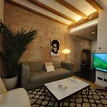Luxury 2Br&2Washrooms City Center