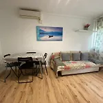 Nice Flat Near The Beach And Parc Del Forum