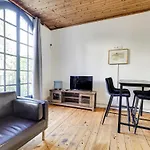 Bonita Casa En Parc Guell Barcelona