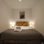 Stylish 2Br Apartment
