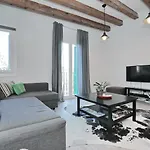 Lovely Flat At Sagrada Familia