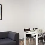 Central Apartment For 5 People