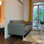 Cosy Urban Oasis By Myrentalhost