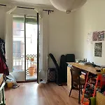 Habitacion Grande Y Luminosa En Las Ramblas