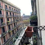 Habitacion Grande Y Luminosa En Las Ramblas