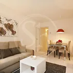 Borrel Apartment